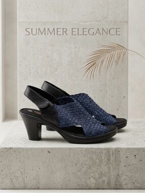 Bernie Mev denim Women’s Navy Woven Slingback Heels NEW